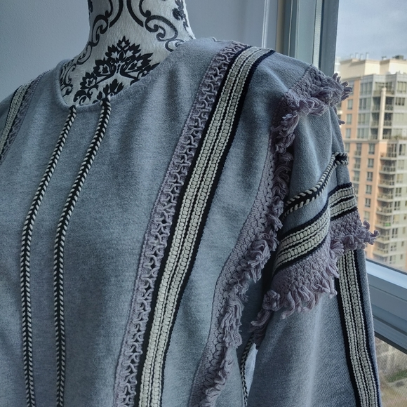 Moon River Frill Spring Crew Sweater in Gray - Picture 3 of 8